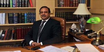 عدالتی کارروائی کے دوران سابق اٹارنی بے ہوش