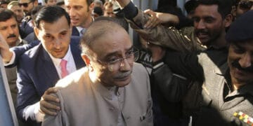 احتساب عدالت کے سامنے آصف زرداری کا صحافیوں سے دلچسپ مکالمہ