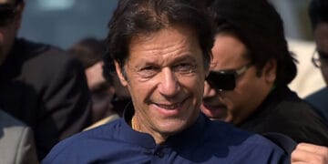وزیراعظم عمران خان ایک روزہ دورے پر آج کراچی پہنچیں گے۔