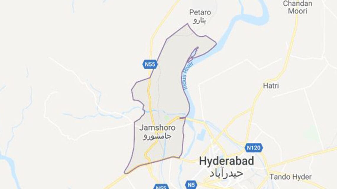 جامشورو: انڈس ہائی وے پر تیز رفتار بس کی موٹرسائیکل کو ٹکر، 3 افراد جاں بحق