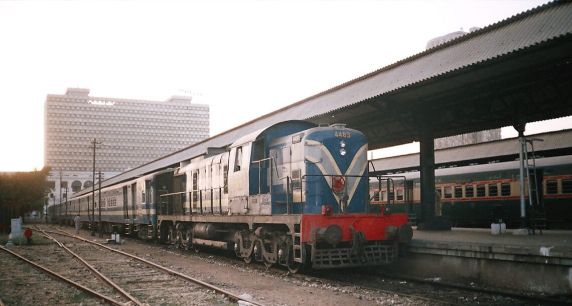 سپریم کورٹ کا کراچی سرکلر ریلوے ایک ماہ میں چلانے کا حکم