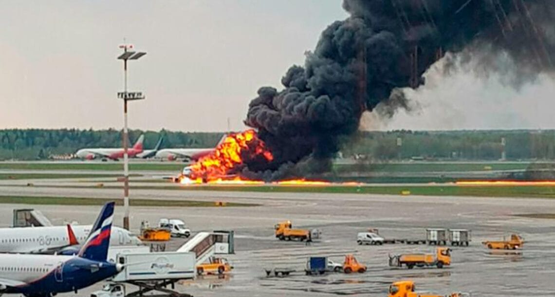 روس میں طیارے کی کریش لینڈنگ، 41 مسافر ہلاک
