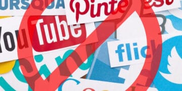 سری لنکا میں دھماکوں کے بعد سوشل میڈیا پر جزوی طور پر پابندی