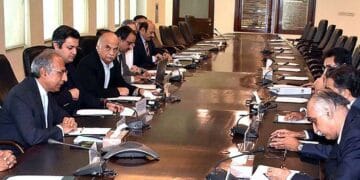نئے مشیر خزانہ عبد الحفیظ شیخ کی زیرصدارت اقتصادی رابطہ کمیٹی کا پہلا اجلاس جاری