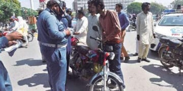 ہیلمٹ نہ پہننے والوں کے خلاف خصوصی مہم کا اعلان