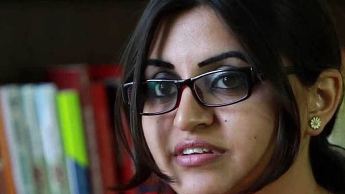 ریاست مخالف تقریر کیس: پی ٹی ایم کی رہنما گلالئی اسماعیل کا نام سفری پابندیوں کی بلیک لسٹ میں شامل