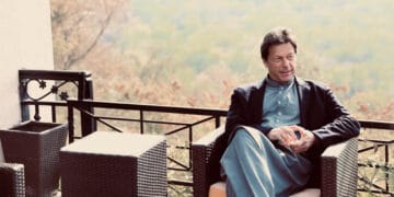 وزیر اعظم کا جھوٹی خبریں پھیلانے والوں کیلیے قرآنی آیت کا ٹوئٹ