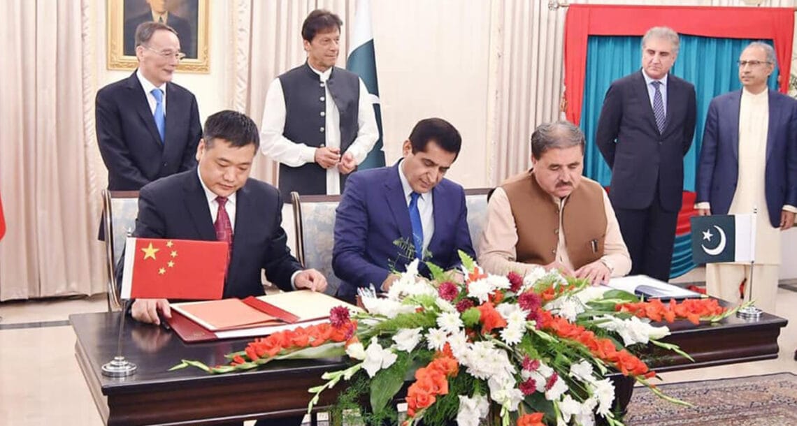 وزیر اعظم سے چین کے نائب صدر کی ملاقات، مختلف مفاہمتی یادداشتوں پر دستخط