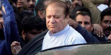 سپریم کورٹ میں نواز شریف کی سزا معطلی اور ضمانت میں توسیع کی درخواست مسترد