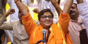 حکمراں جماعت کے رہنما نے مہاتما گاندھی کا قاتل محب وطن قرار دیدیا