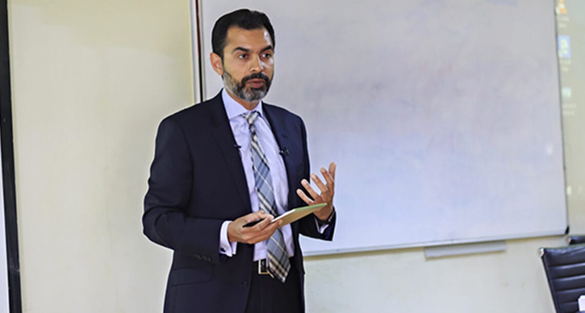 رضا باقر نے بطور گورنر اسٹیٹ بینک ذمہ داریاں سنبھال لی