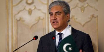 وزیر خارجہ او آئی سی کونسل کے اجلاس میں شرکت کے لیے سعودی عرب روانہ