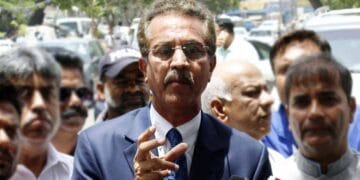 میئر کراچی وسیم اختر کا اپنی آنکھیں عطیہ کرنے کا اعلان