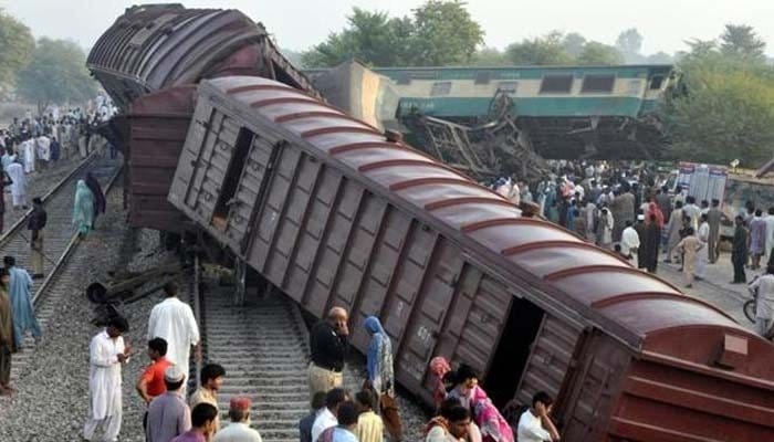 حیدرآباد میں ٹرین حادثے کے بعد ٹرینوں کی آمد و رفت کا شیڈول شدید متاثر۔