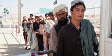 افغان مہاجرین کی وطن واپسی کی ڈیڈ لائن میں ایک سال کی توسیع