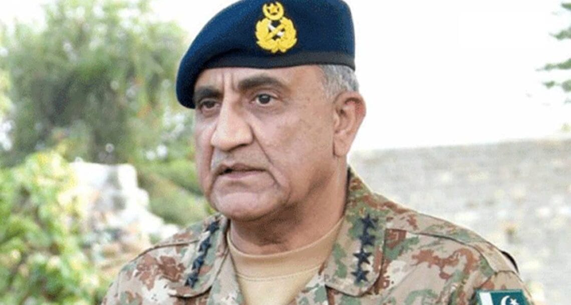 ہم سب کومشکل حکومتی اقدامات کی کامیابی کیلئے اپنی ذمہ داریاں نبھانا ہوں گی. آرمی چیف