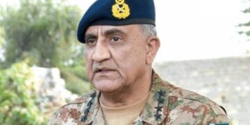 ہم سب کومشکل حکومتی اقدامات کی کامیابی کیلئے اپنی ذمہ داریاں نبھانا ہوں گی. آرمی چیف