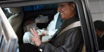 میگا منی لانڈرنگ کیس: سابق صدر آصف علی زرداری کو آج احتساب عدالت میں پیش کیا جائے گا