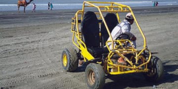 کلفٹن ساحل سمندر پر کارٹ گاڑی کی ٹکر سے 10 سالہ بچہ جاں بحق