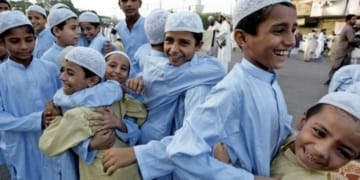 عید الفطر کیا ہے؟ اور اسے کس طرح منانا چاہیے؟