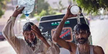 کراچی میں آج سے 3 دن کے لیے ہیٹ ویو الرٹ جاری