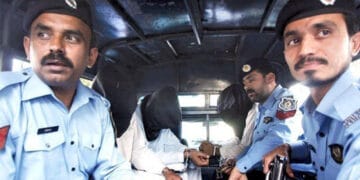 اسلام آباد پولیس کا مساج سینٹر پر چھاپا، غیر اخلاقی سرگرمیوں میں ملوث 3 خواتین سمیت 8 افراد گرفتار