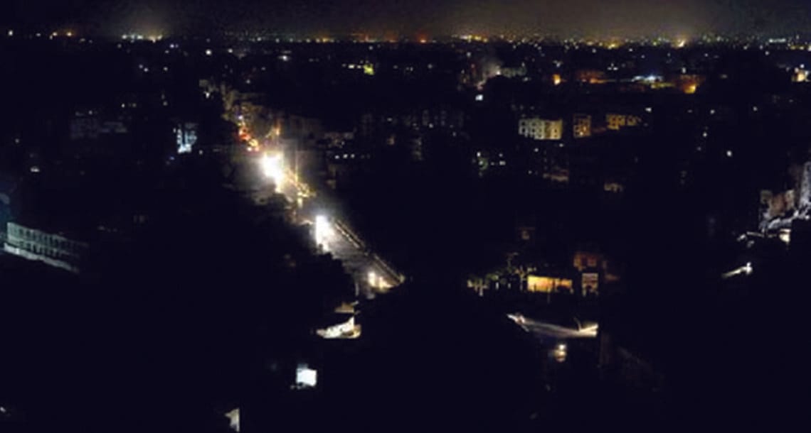 شہر قائد میں بجلی کی غیر اعلانیہ لوڈ شیڈنگ، عوام پریشان