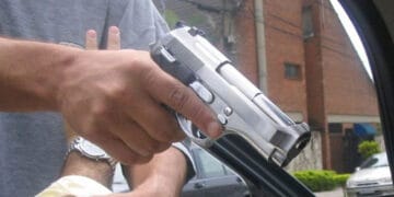 شہر قائد میں اسٹریٹ کرائم کی وارداتوں میں اضافہ، قانون نافذ کرنے والے ادارے ناکام