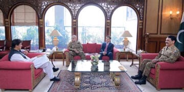 وزیر اعظم عمران خان سے آرمی چیف ،ڈی جی آئی ایس آئی کی اہم ملاقات