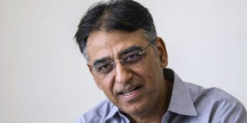 وزیر اعظم کو آئی ایم ایف کے بجائے متبادل راستہ اختیار کرنے کی تجویز پیش کی تھی. اسد عمر