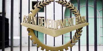 ایشیائی ترقیاتی بینک کی کراچی میٹرو بس منصوبے کیلئے 23 کروڑ 50 لاکھ ڈالر قرضے کی منظوری