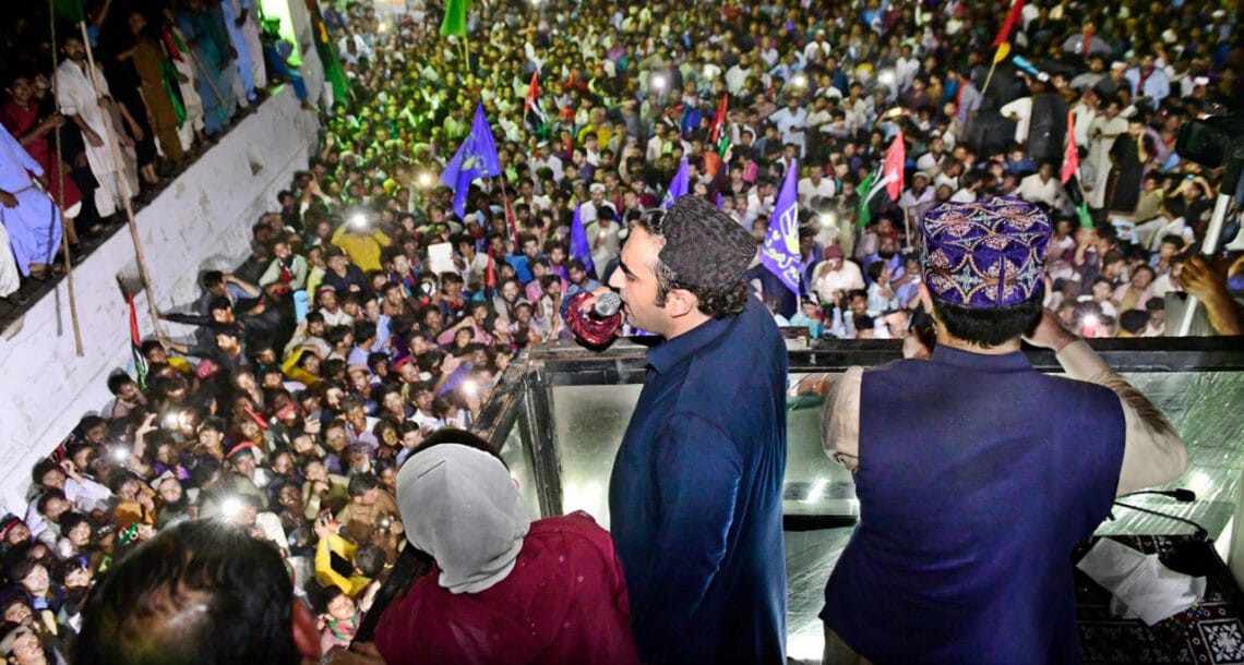 گھوٹکی والوں نے سیلیکٹڈ وزیراعظم کو یہ واضح پیغام دیا ہے کہ نہ کھپے نیا پاکستان نہ کھپے۔ بلاول بھٹو