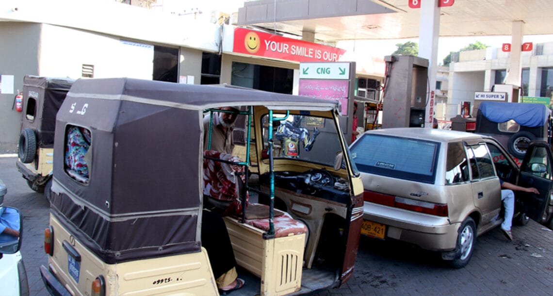 سی این جی کی قیمت میں آج سے 20 روپے تک اضافے کا امکان