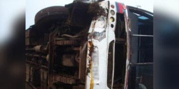 فیصل آباد کے قریب موٹروے پر ٹریفک حادثہ کے نتیجے میں 8 افراد جاں بحق