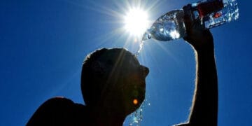 ملک بھر میں آئندہ 24 گھنٹوں کے دوران بیشتر علاقوں میں موسم گرم رہیگا