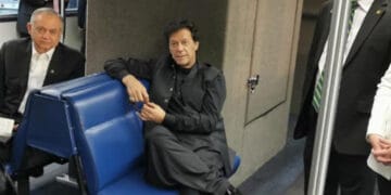 وزیراعظم عمران خان تین روزہ دورہ امریکا مکمل کر کے واپس وطن روانہ &mdash; پاک الرٹس: سنسنی نہیں، صرف خبر‫‬ - PakAlerts.net &mdash; قابل اعتماد ڈیجیٹل نیوز پلیٹ فارم عالمی امور، تازہ ترین خبریں, سیاست, ٹیکنالوجی، کھیل، معیشت، تفریح، صحت، تعلیم، اور بہت کچھ ایک جگہ پر۔