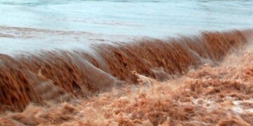 وادی نیلم میں سیلابی ریلے میں بہہ جانے والے 3 افراد کی لاشیں مل گئی، 19 افراد تاحال لاپتہ آپریشن جاری