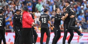 آئی سی سی ورلڈ کپ 2019 سیمی فائنل: نیوزی لینڈ نے بھارت کو شکست دیکر فائنل کے لیے کوالیفائی کرلیا