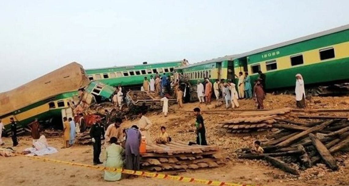 اکبر ایکسپریس حادثے میں ہلاکتوں کی تعداد 24 ہوگئی، ابتدائی تحقیقاتی رپورٹ تین روز میں مکمل کی جائے گی