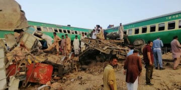 رحیم یار خان کے قریب ولہار ریلوے اسٹیشن پر اکبر ایکسپریس اور مال گاڑی میں تصادم، 11 افراد جاں بحق