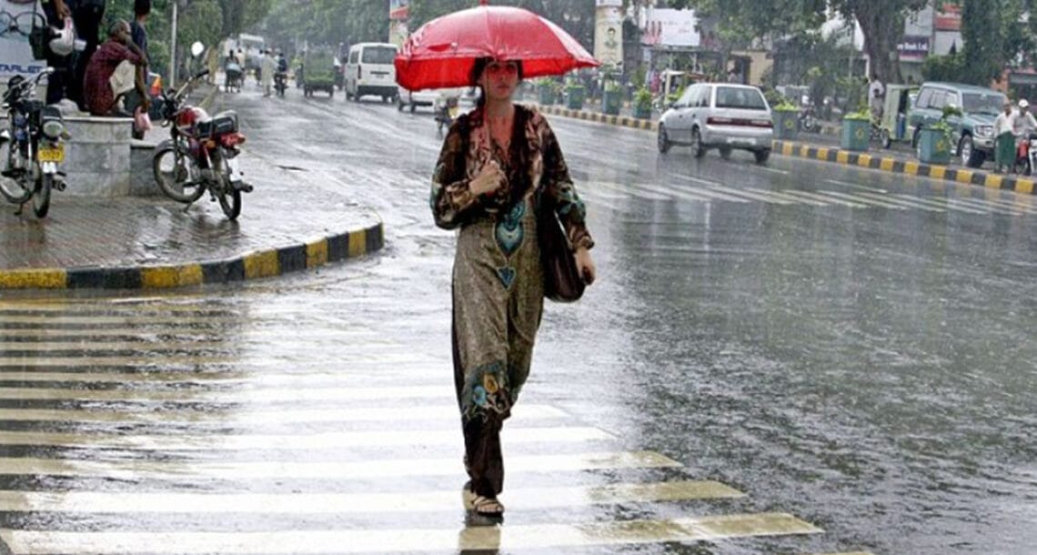 ملک کے بیشتر علاقوں میں بارشوں کا سلسلہ جاری، پہاڑی علاقوں میں لینڈ سلائیڈنگ کا خدشہ