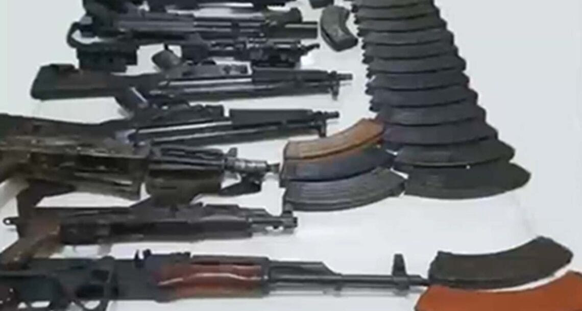 رینجرز نے لیاری گینگ وار کے گرفتار ملزمان کی نشاندہی پر اسلحے کی بڑی کھیپ پکڑلی