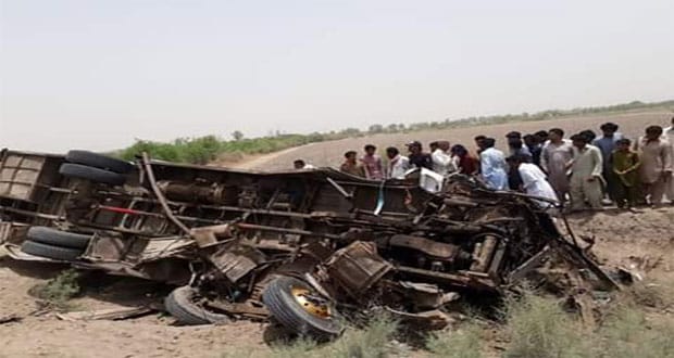 سانگھڑ میں بس کی چنگچی رکشے کو ٹکر، 10 افراد جاں بحق
