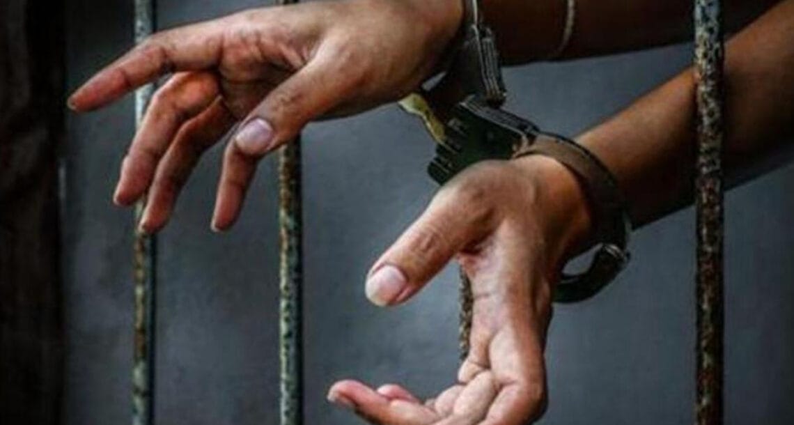 بنوں میں انٹیلی جنس ایجنسی کی کاروائی پی ٹی آیم کا مطلوب دہشتگرد ساتھی سمیت گرفتار، ایک پولیس اہلکار شہید