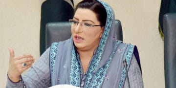 عمران خان نے عرفان صدیقی کے ساتھ بد سلوکی پر نوٹس لیا ہے- ڈاکٹر فردوس