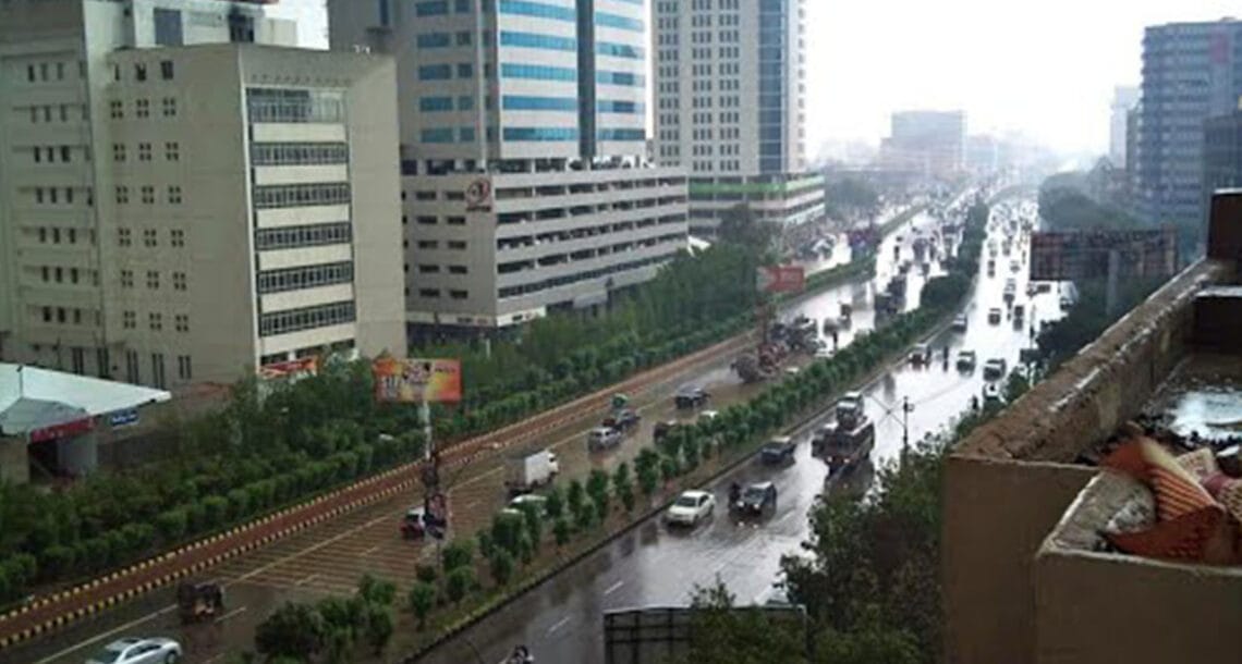 کراچی کے مختلف علاقوں میں ہلکی بارش، موسم خوشگوار