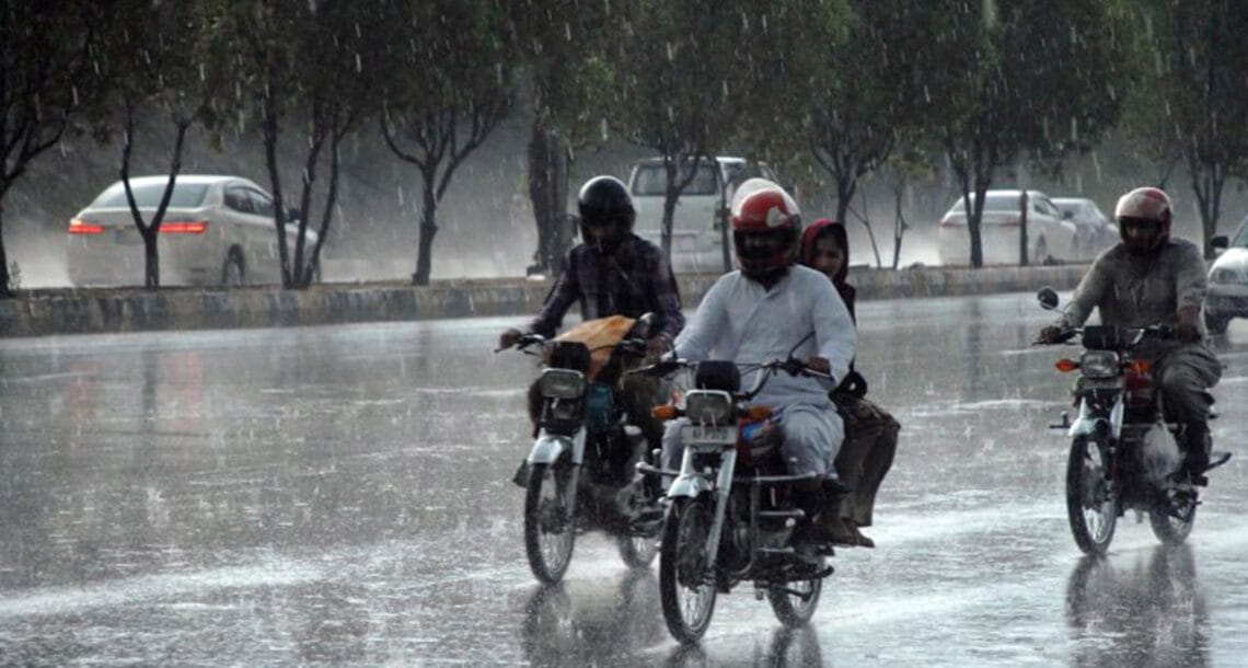 کراچی: بارش کا سلسلہ جاری، موسم خوشگوار