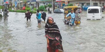 ملک بھر میں حالیہ مون سون بارشوں اور سیلاب سے تباہی جاری، 55 افراد جاں بحق