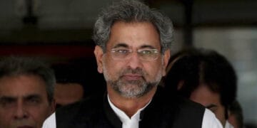 ایل این جی کیس: نیب نے سابق وزیراعظم شاہد خاقان عباسی کو گرفتار کرلیا