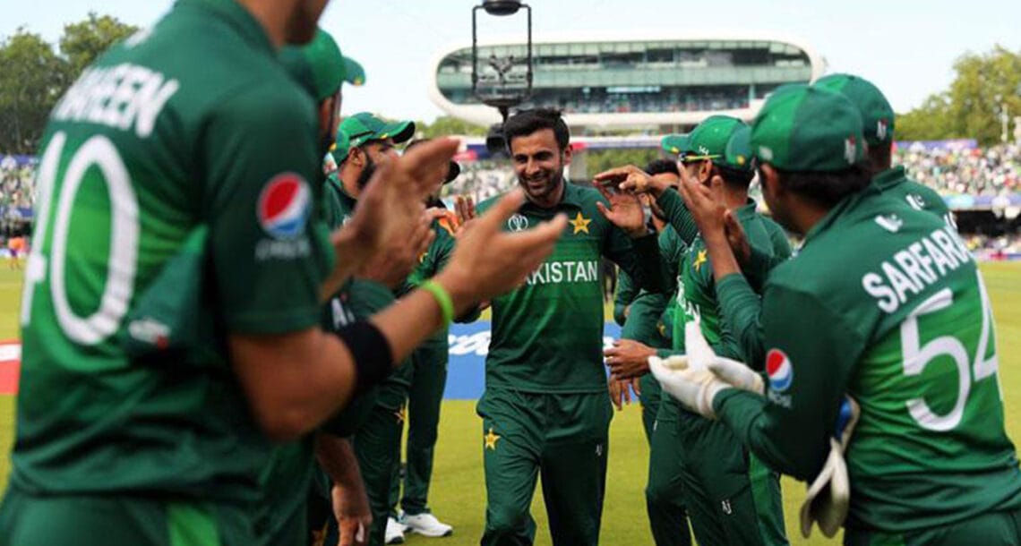 شعیب ملک نے 20 سالہ ون ڈے کیرئیر سے ریٹائرمنٹ کا اعلان کردیا